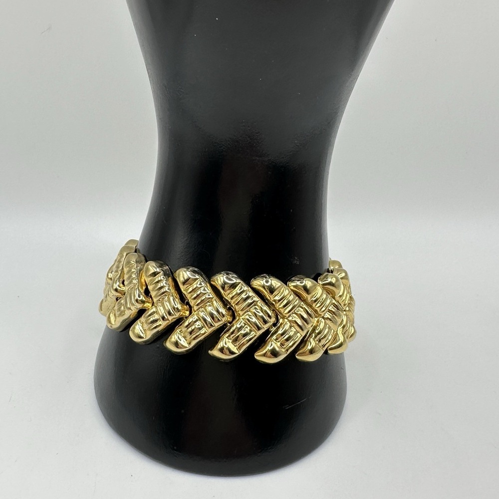 Vintage Gold Tone Bracelet Chevron Link Bamboo Motif Textured Links Size 7